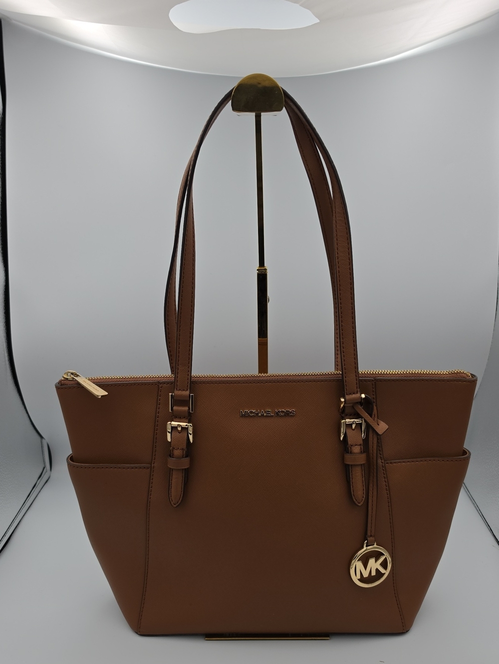 Michael Kors Brown Saffiano Leather Medium Tote W/ Gold Hardware (EUC)✨️